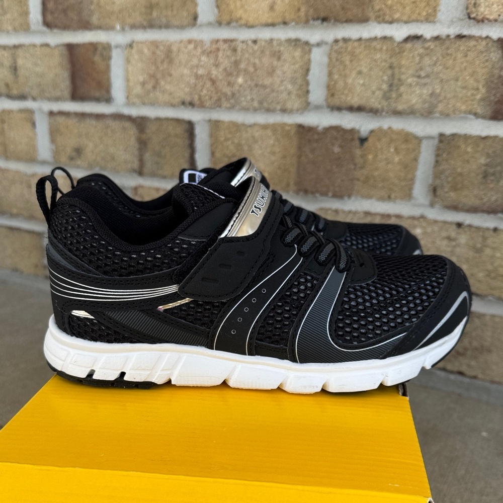 Tsukihoshi Velocity Sneakers